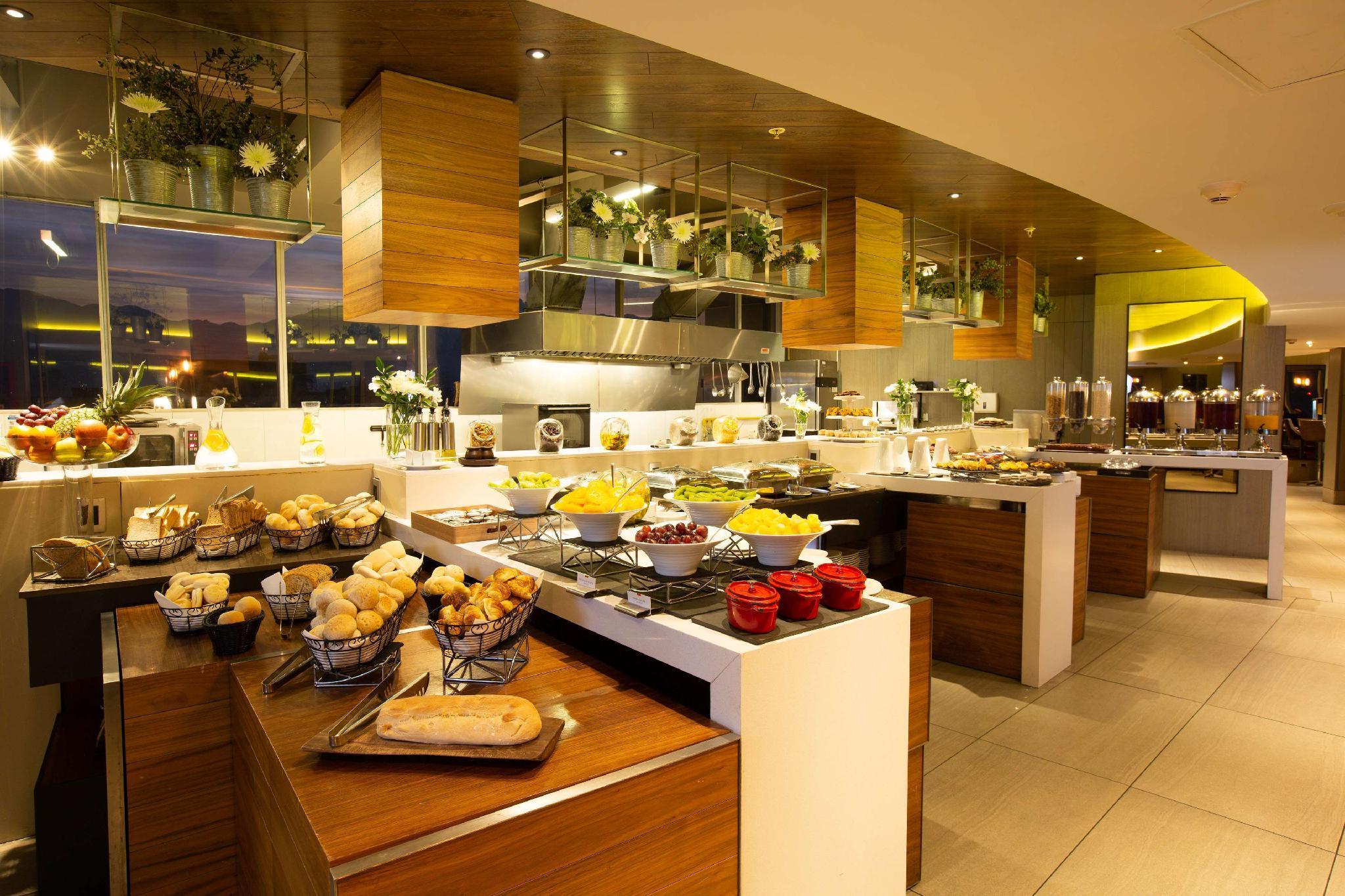 فندق Doubletree By Hilton Santiago Kennedy, Chile المظهر الخارجي الصورة