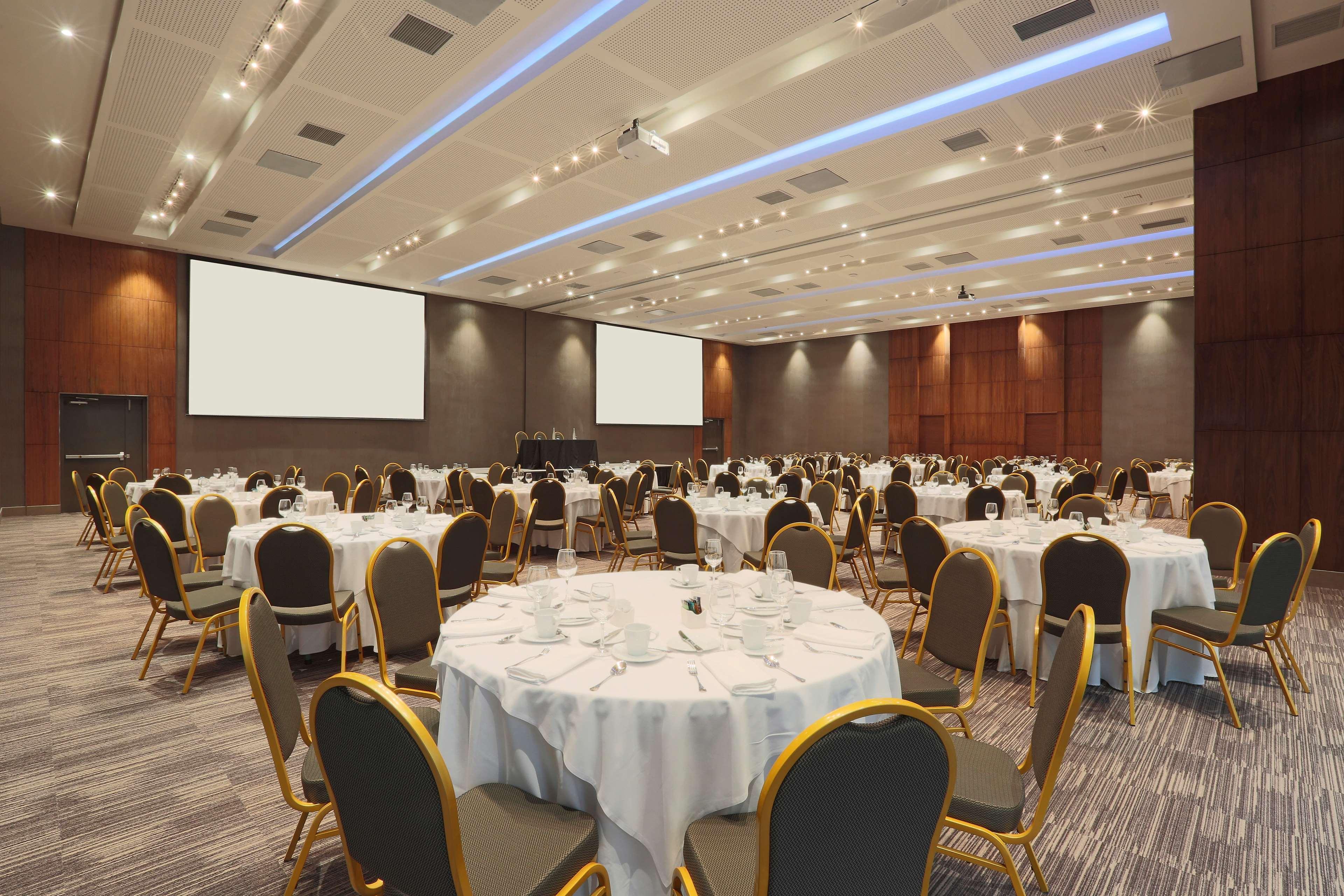 فندق Doubletree By Hilton Santiago Kennedy, Chile المظهر الخارجي الصورة