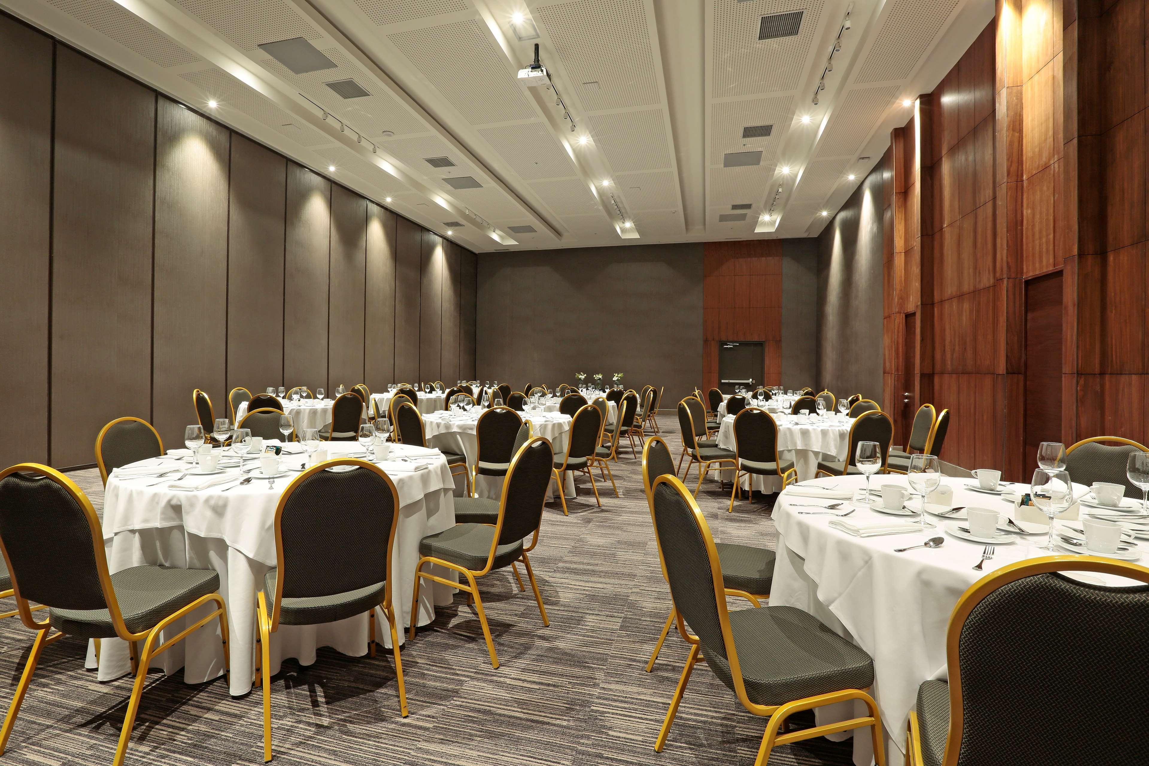 فندق Doubletree By Hilton Santiago Kennedy, Chile المظهر الخارجي الصورة