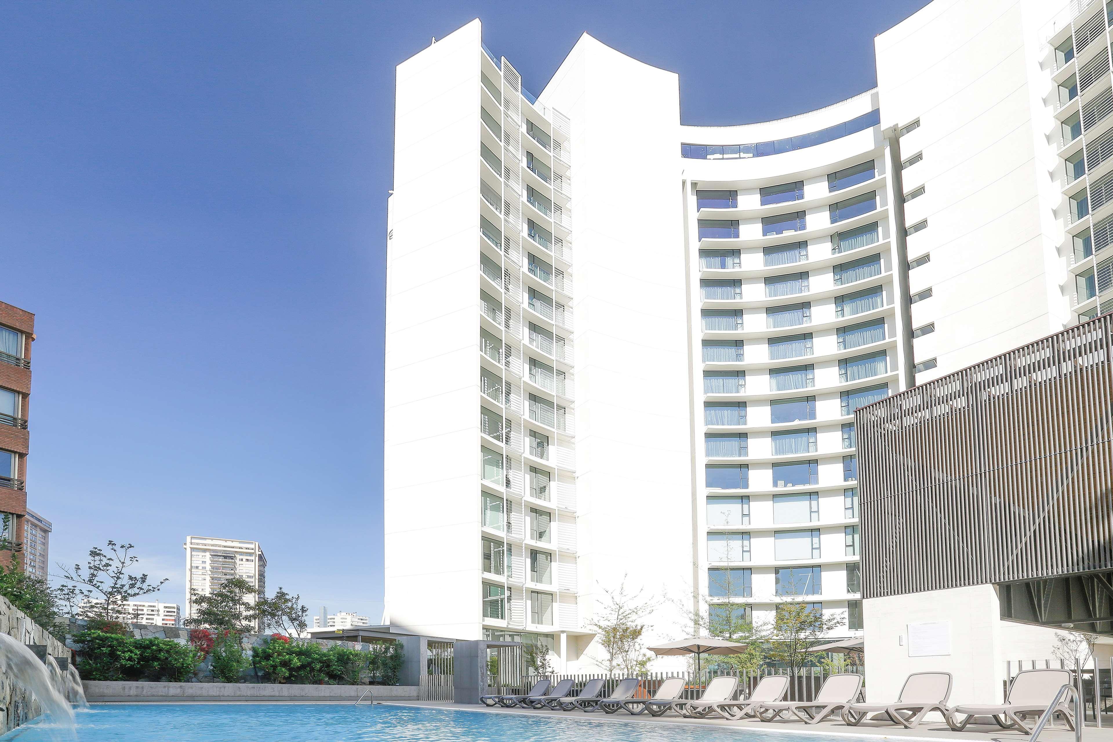 فندق Doubletree By Hilton Santiago Kennedy, Chile المظهر الخارجي الصورة