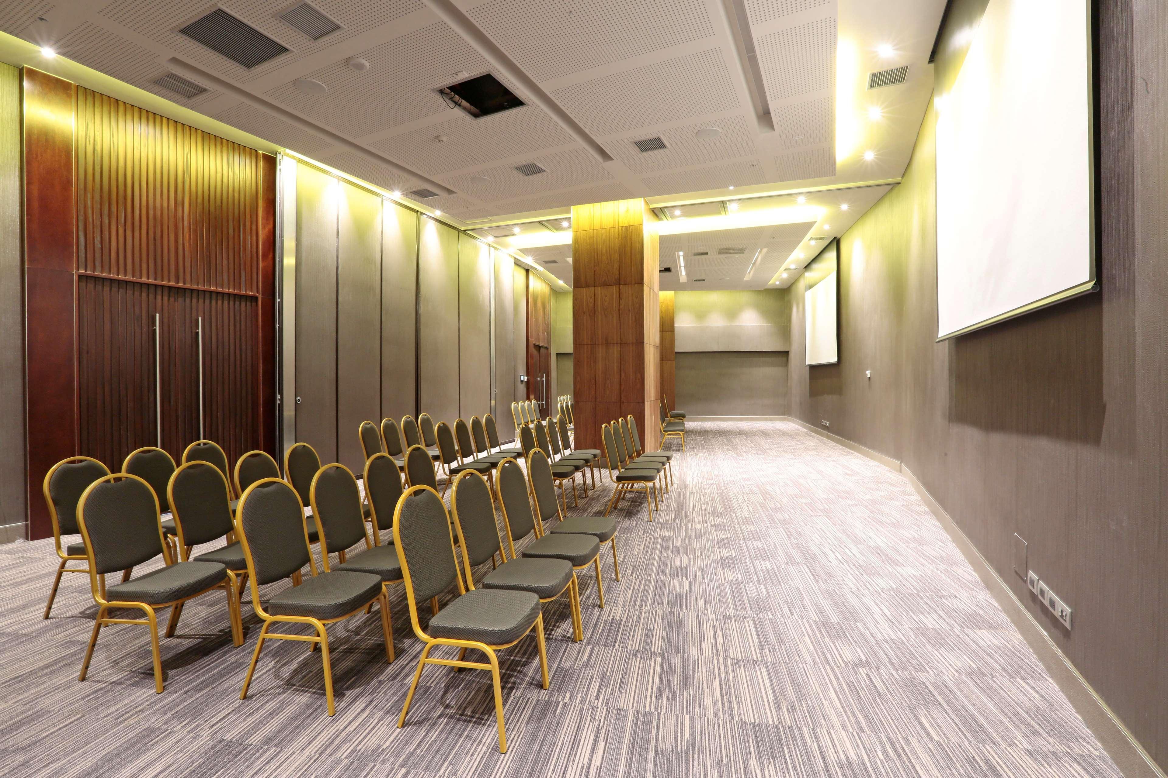 فندق Doubletree By Hilton Santiago Kennedy, Chile المظهر الخارجي الصورة