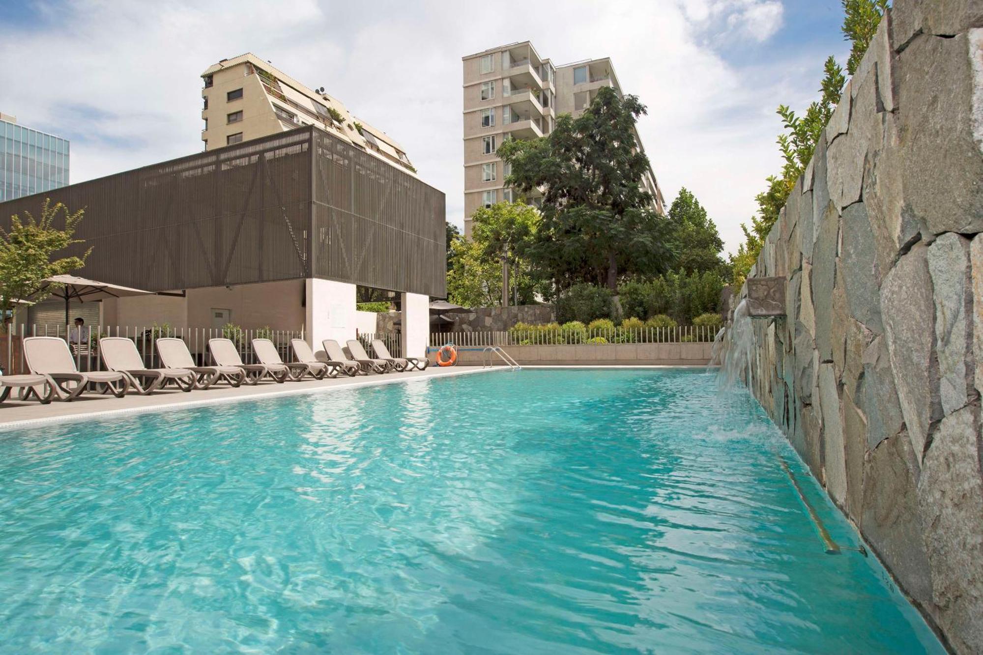 فندق Doubletree By Hilton Santiago Kennedy, Chile المظهر الخارجي الصورة