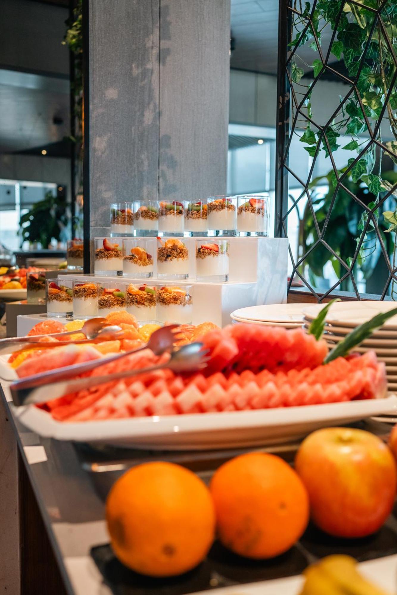 فندق Doubletree By Hilton Santiago Kennedy, Chile المظهر الخارجي الصورة