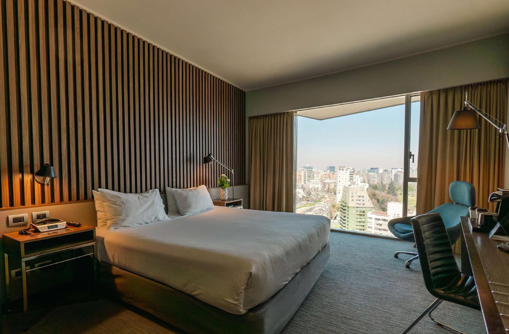 فندق Doubletree By Hilton Santiago Kennedy, Chile المظهر الخارجي الصورة